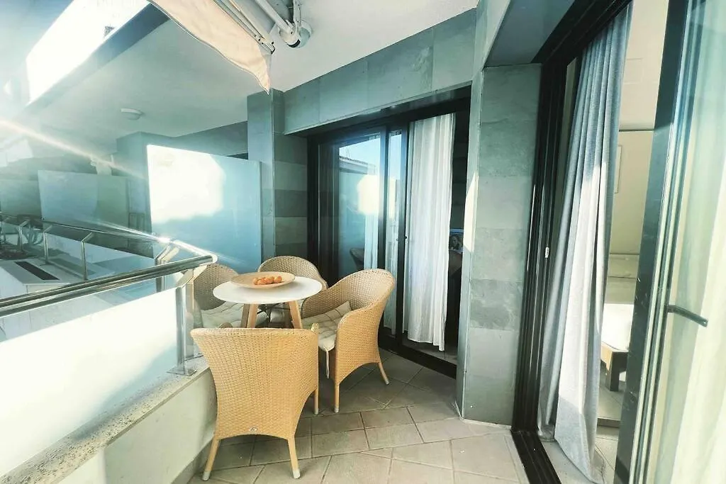Apartamento Con Piscina Y Parking Mas Blau Beach Lloret de Mar Spain