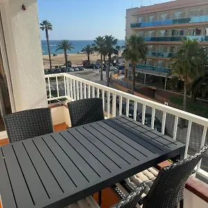 Apartamento Lujoso Piso Enfrente De Playa De Fenals, 2 Terrazas, Lloret de Mar